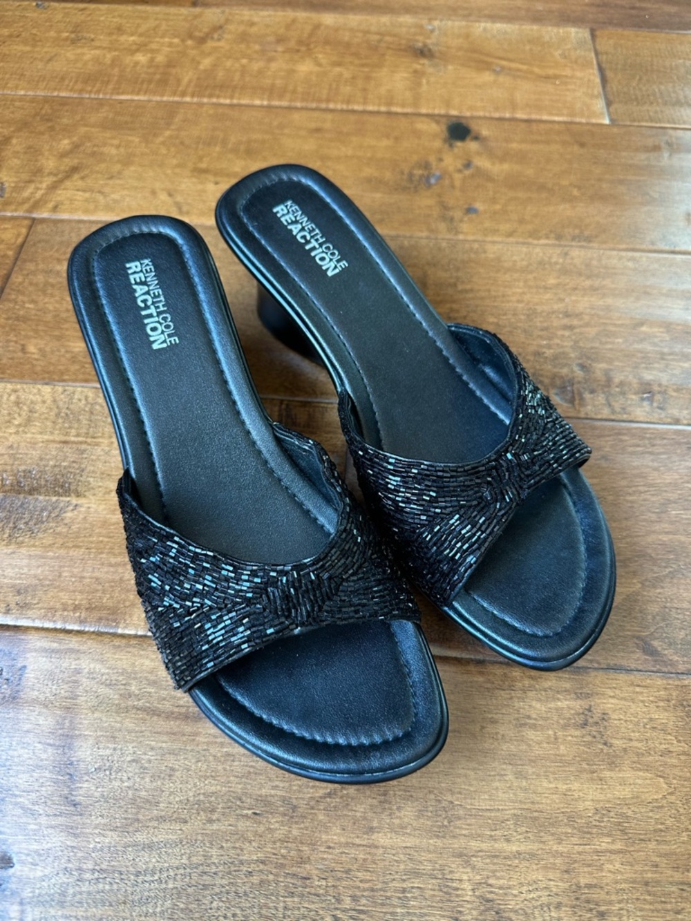 Kenneth Cole Reaction Black Beaded Slide platform - size 7